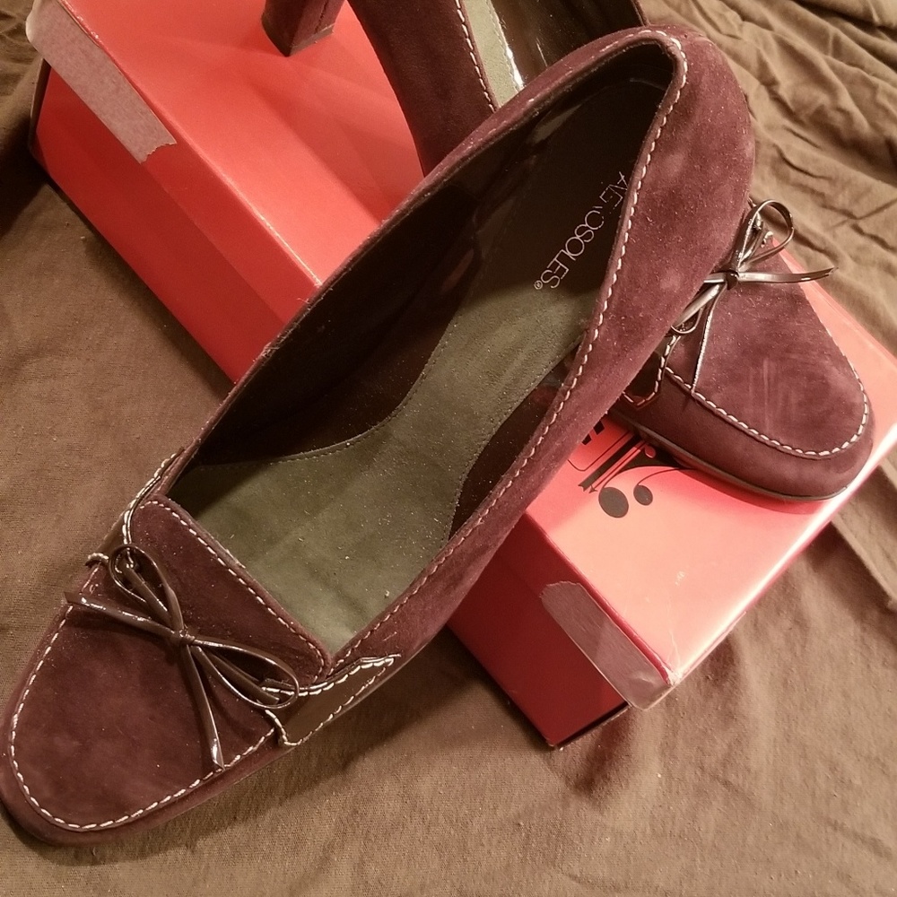 Shoes - Picture 2 of 6